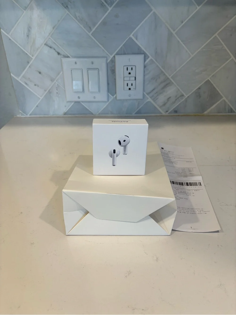 Apple AirPods 4 (ANC) — Model A3057/A3059